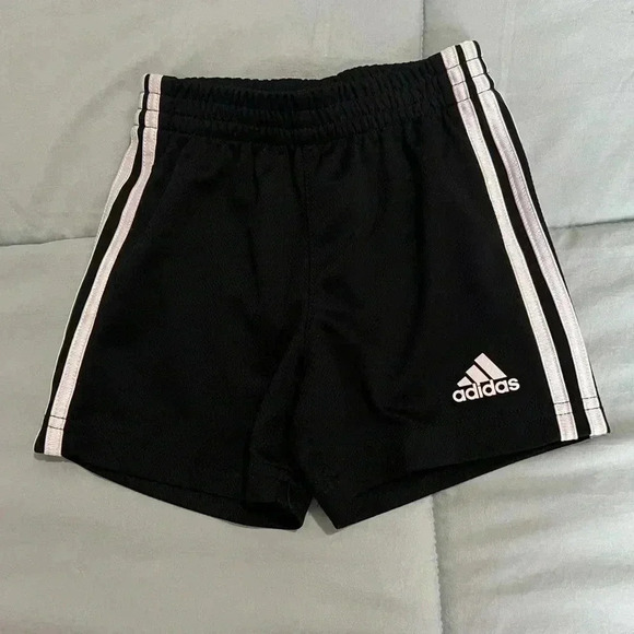 Adidas Black and Grey Matching Shorts and Shirt 12 Months - Picture 5 of 6